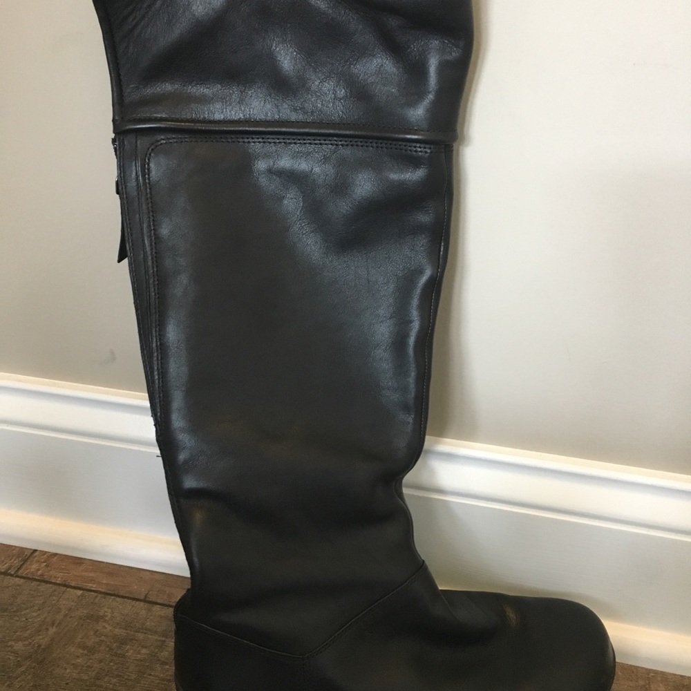Boots - Picture 2 of 6